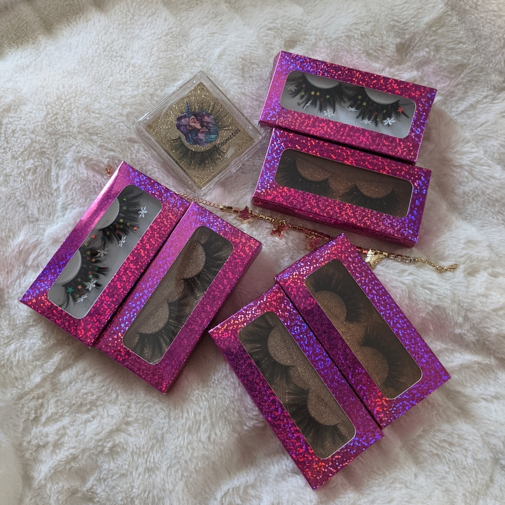 Full volume long length Siberian eyelashes.